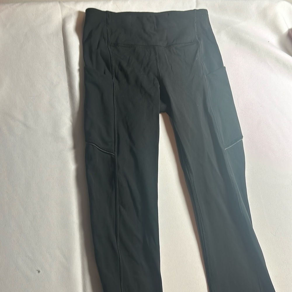 lululemon Align™ Low-Rise 
WITH POCKETS SIZE 2
